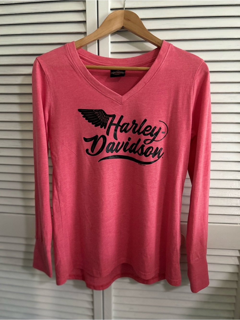 Harley Davison Women’s long Sleeve Pink Graphic Tee. Size M
